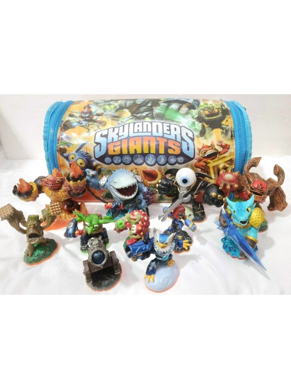SKYLANDERS LOT 11 video game character Giants Spyro Figures with Storage Bag